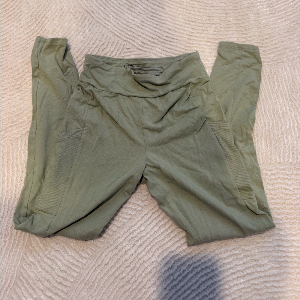 Leggings with side pockets
